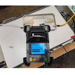 Machine de fusion de fibre optique pour la réparation et l'entretien de source laser Raycus Ipg Max Reci Jpt dispositif de découpe